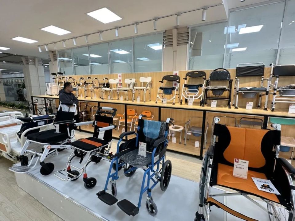 昌平區(qū)康復(fù)輔具展示中心盛大開業(yè)，賦能康養(yǎng)新未來